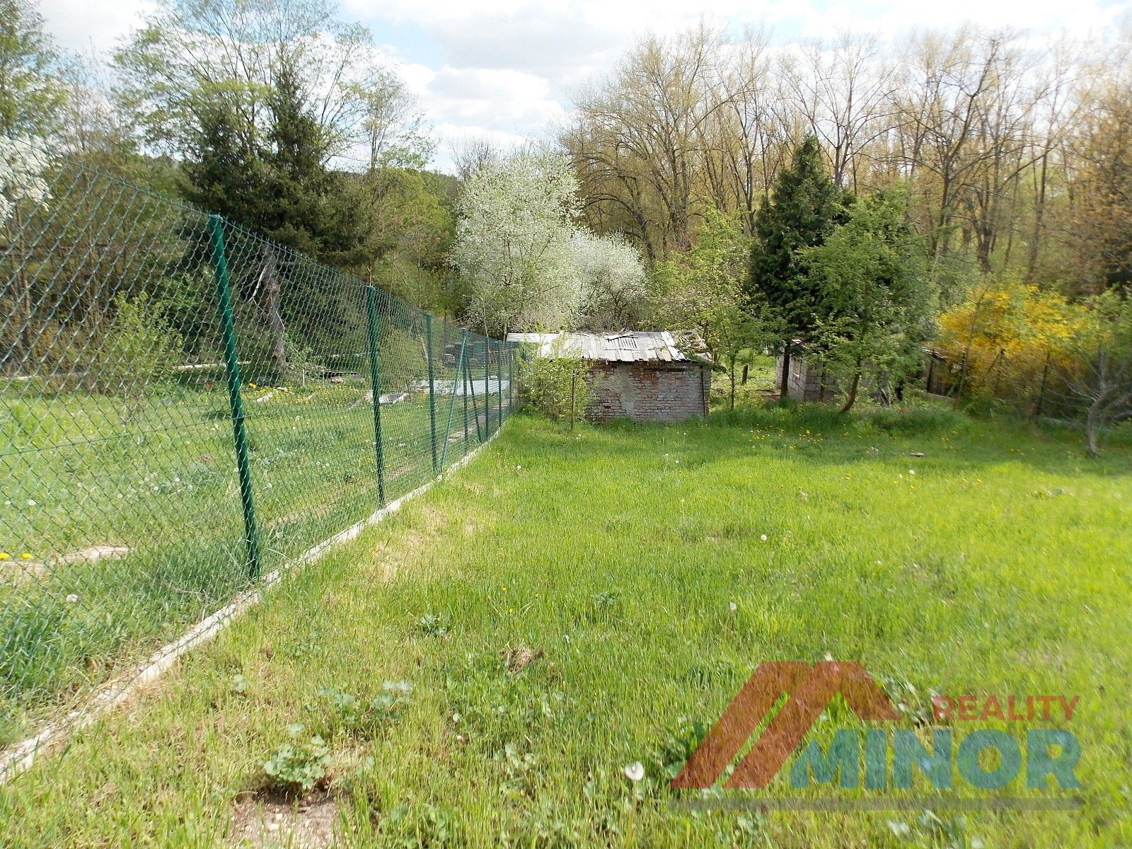 Zahrady, Husova, Slaný, 485 m²