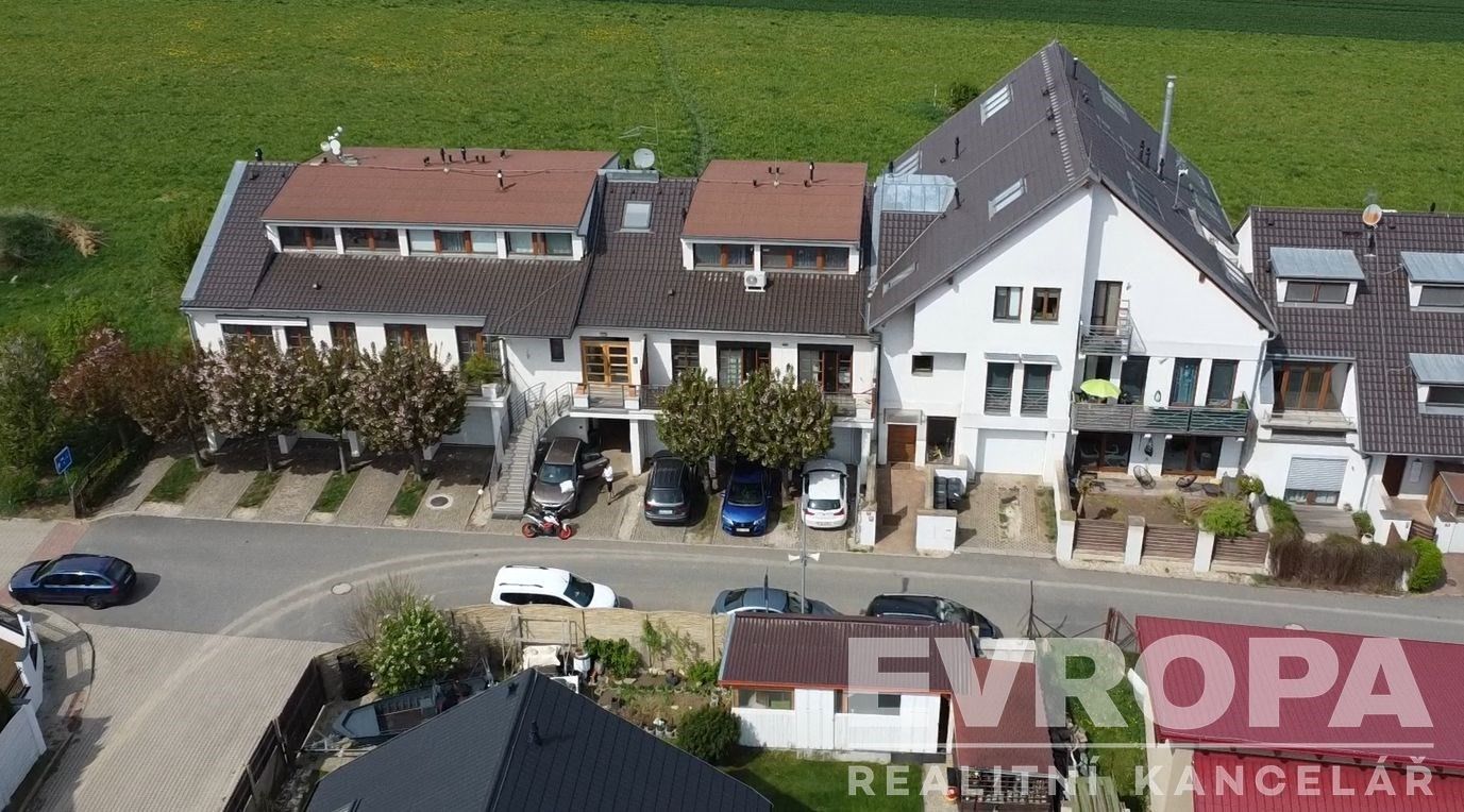 5+1, Polní, Veleň, 96 m²