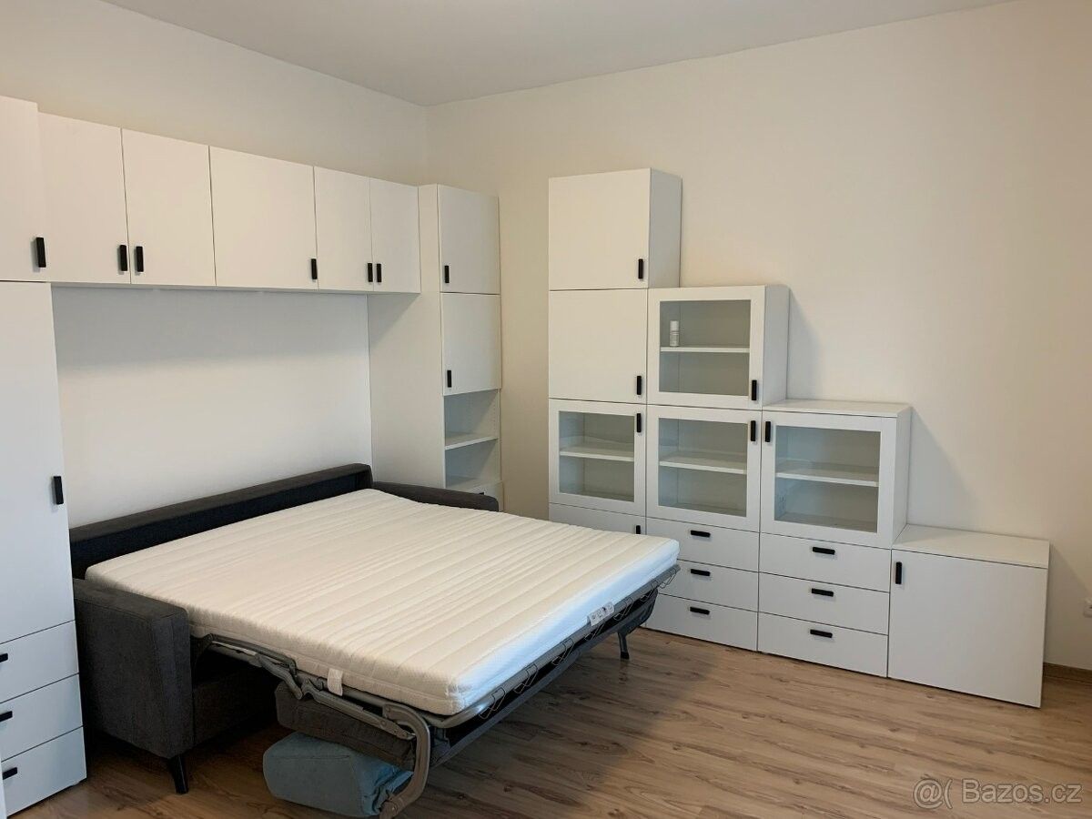 1+kk, Praha, 154 00, 28 m²