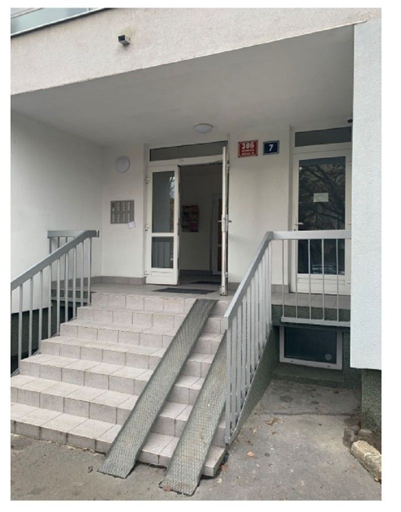 Prodej byt 3+1 - Praha, 181 00, 56 m²
