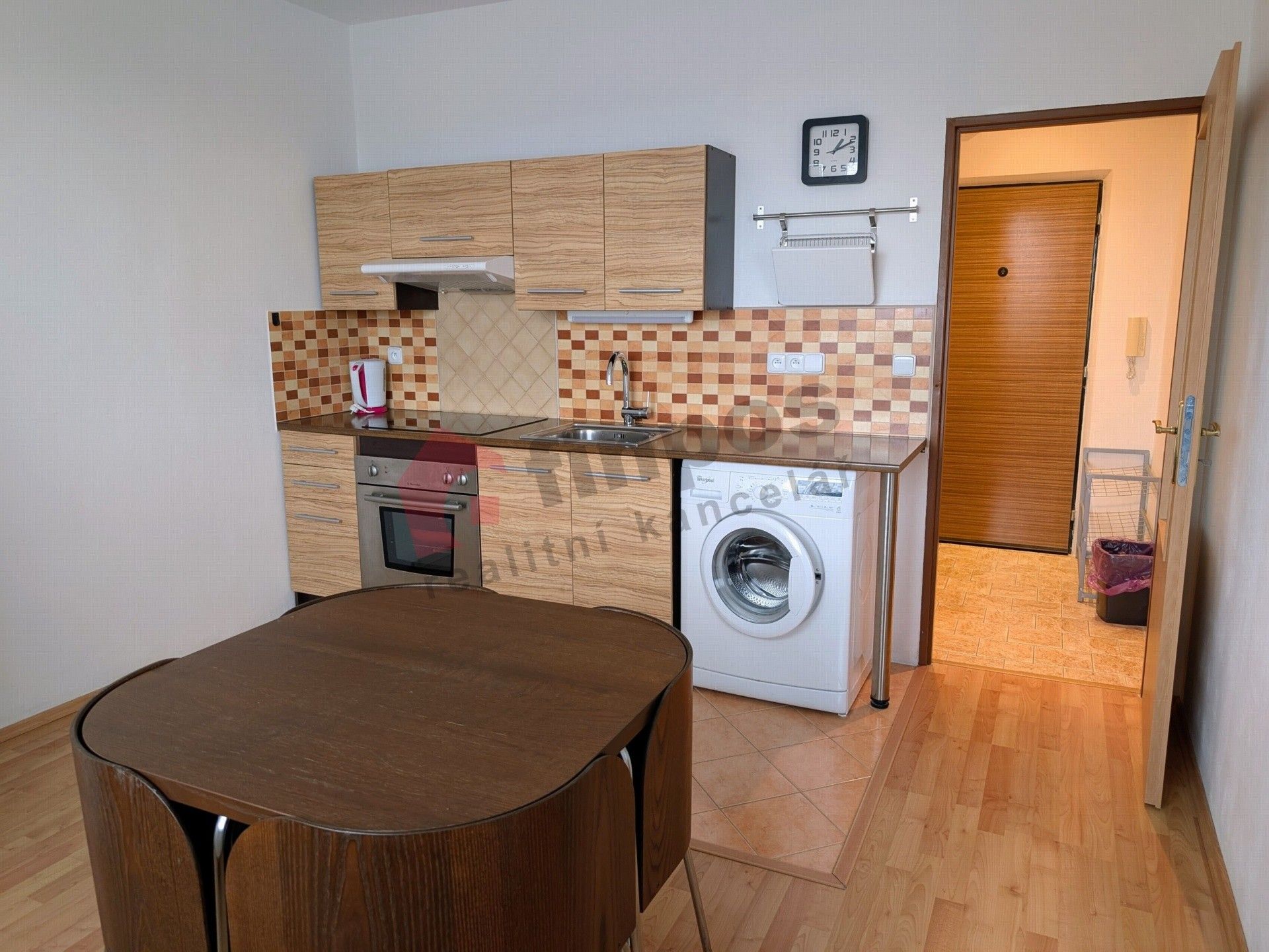 2+kk, Zdislavická, Praha, 44 m²