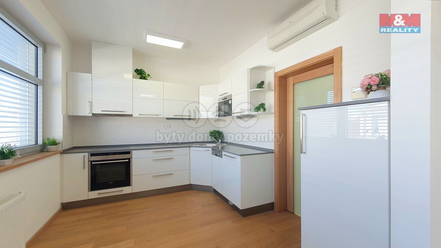 Pronájem byt 1+kk - Kytlická, Praha, 41 m²