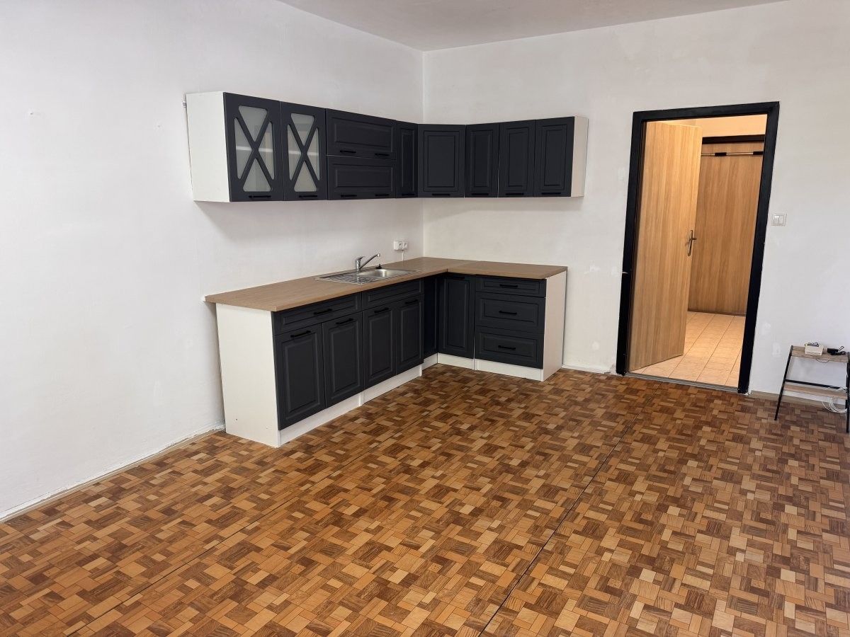 Pronájem byt 2+kk - Javorová, Zlín, 34 m²