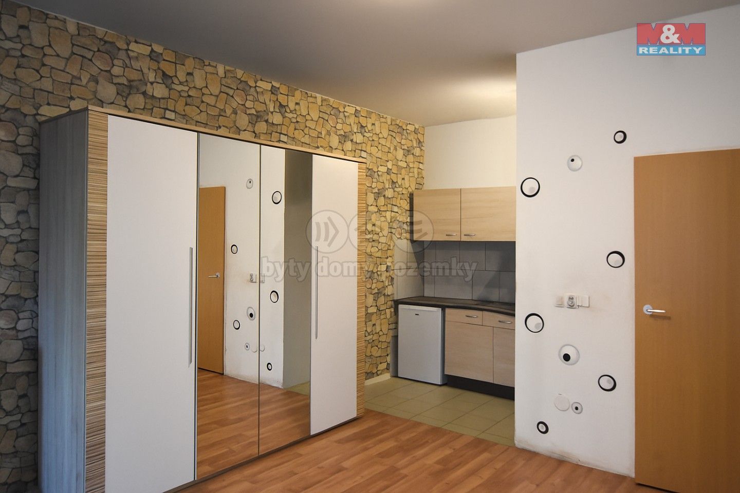 Pronájem byt 1+kk - Komenského, Šestajovice, 32 m²