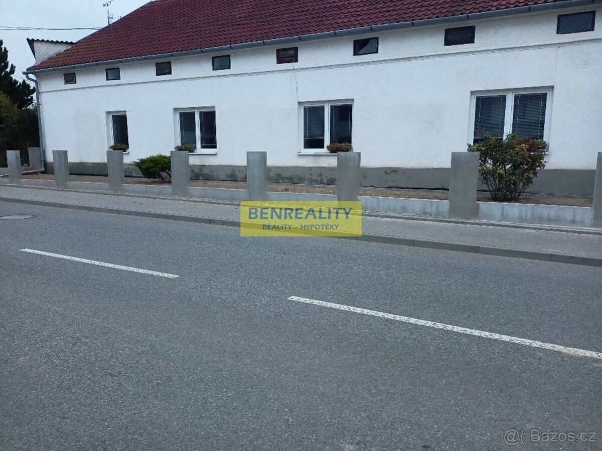 Ostatní, Mikulovice u Znojma, 671 33