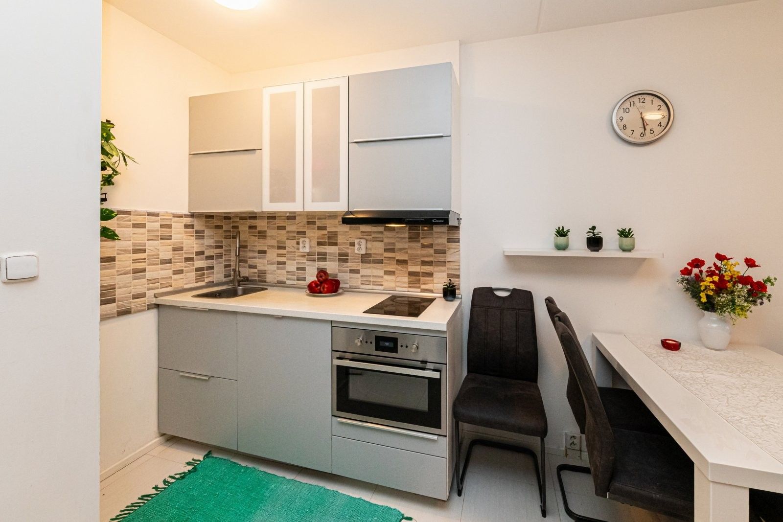 Prodej byt 2+kk - Šalounova, Praha, 41 m²