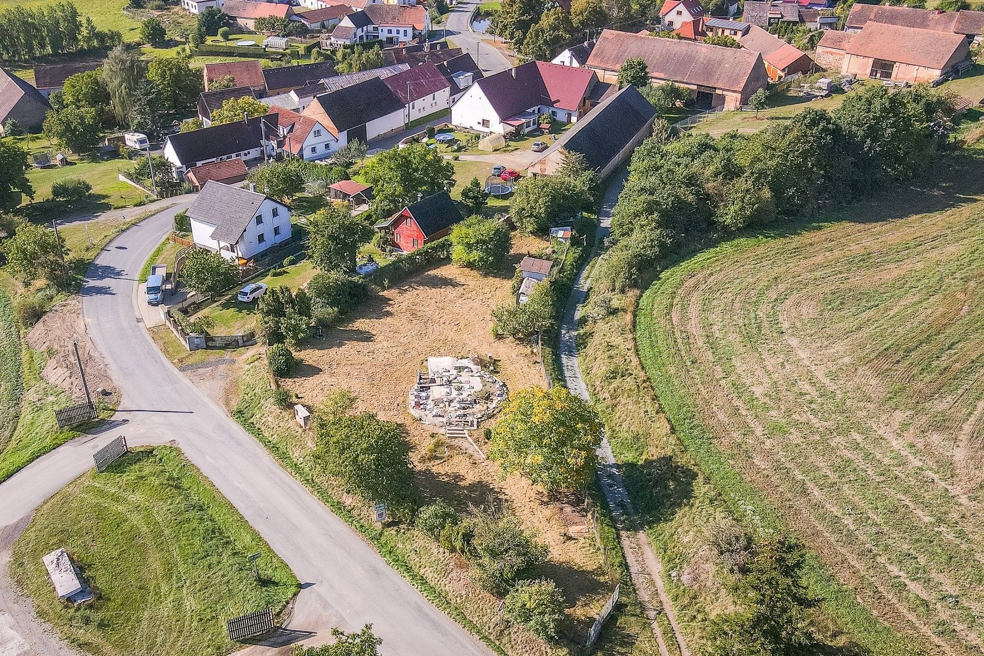 Prodej pozemek pro bydlení - Nezbavětice, 1 406 m²