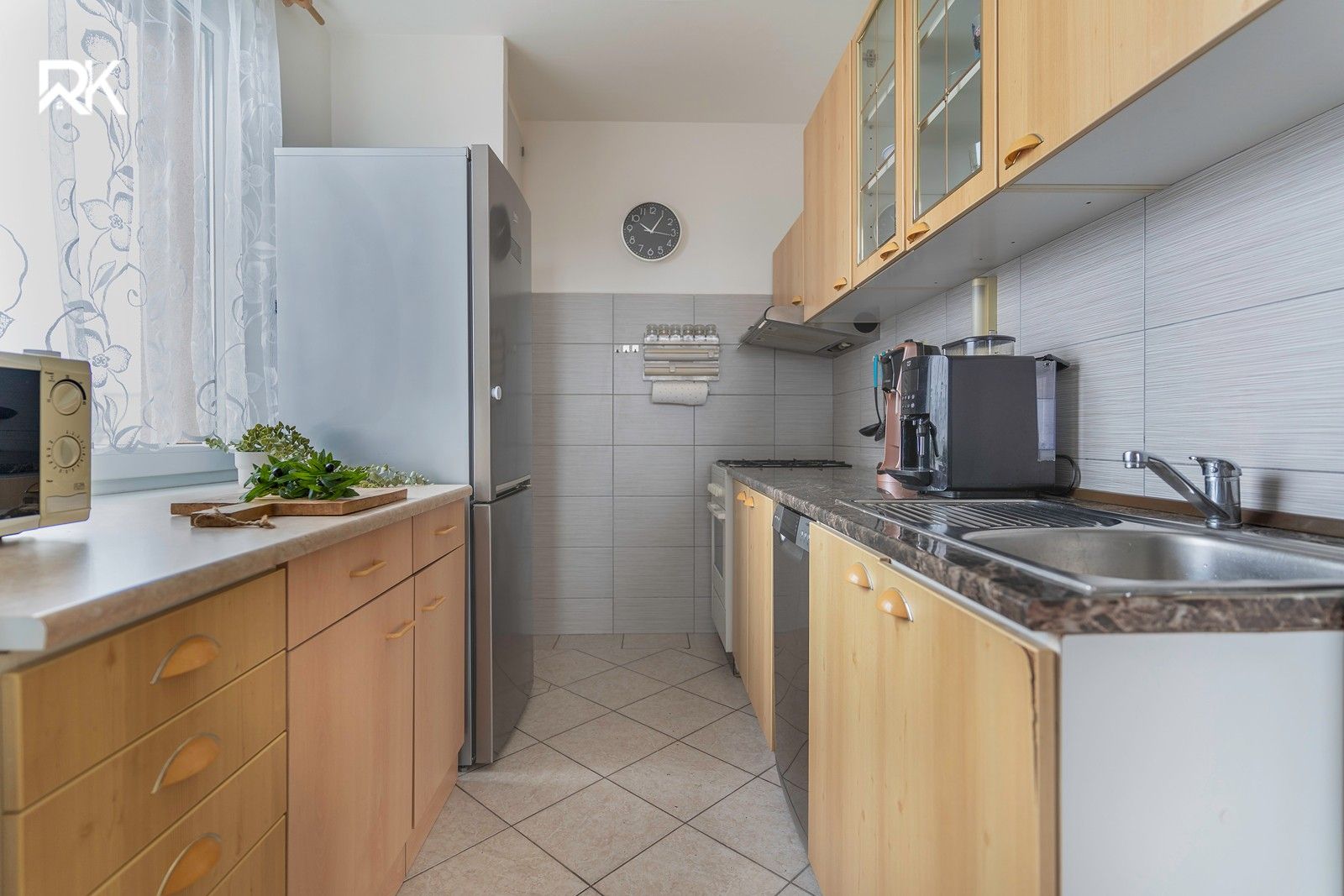 Prodej byt 3+1 - Nešporova, Praha, 56 m²