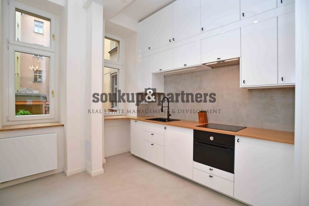 Pronájem byt 3+1 - Navrátilova, Praha, 97 m²