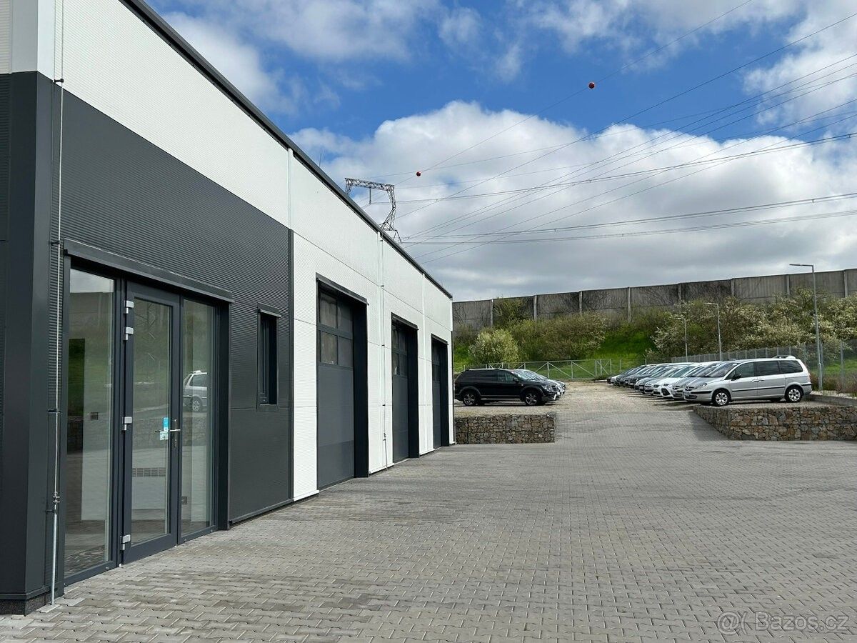 Prodej pozemek - Ostrovačice, 664 81, 3 000 m²