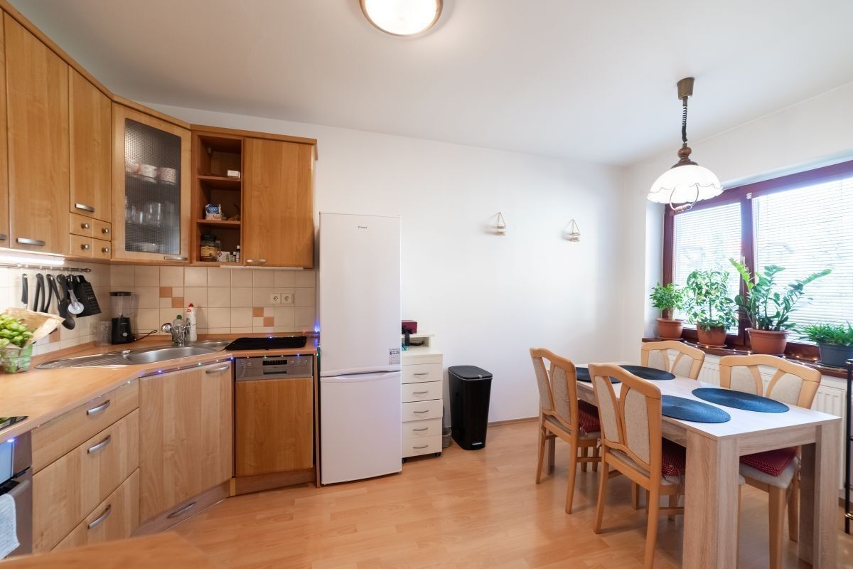 2+kk, Mezi Domy, Jesenice, 54 m²