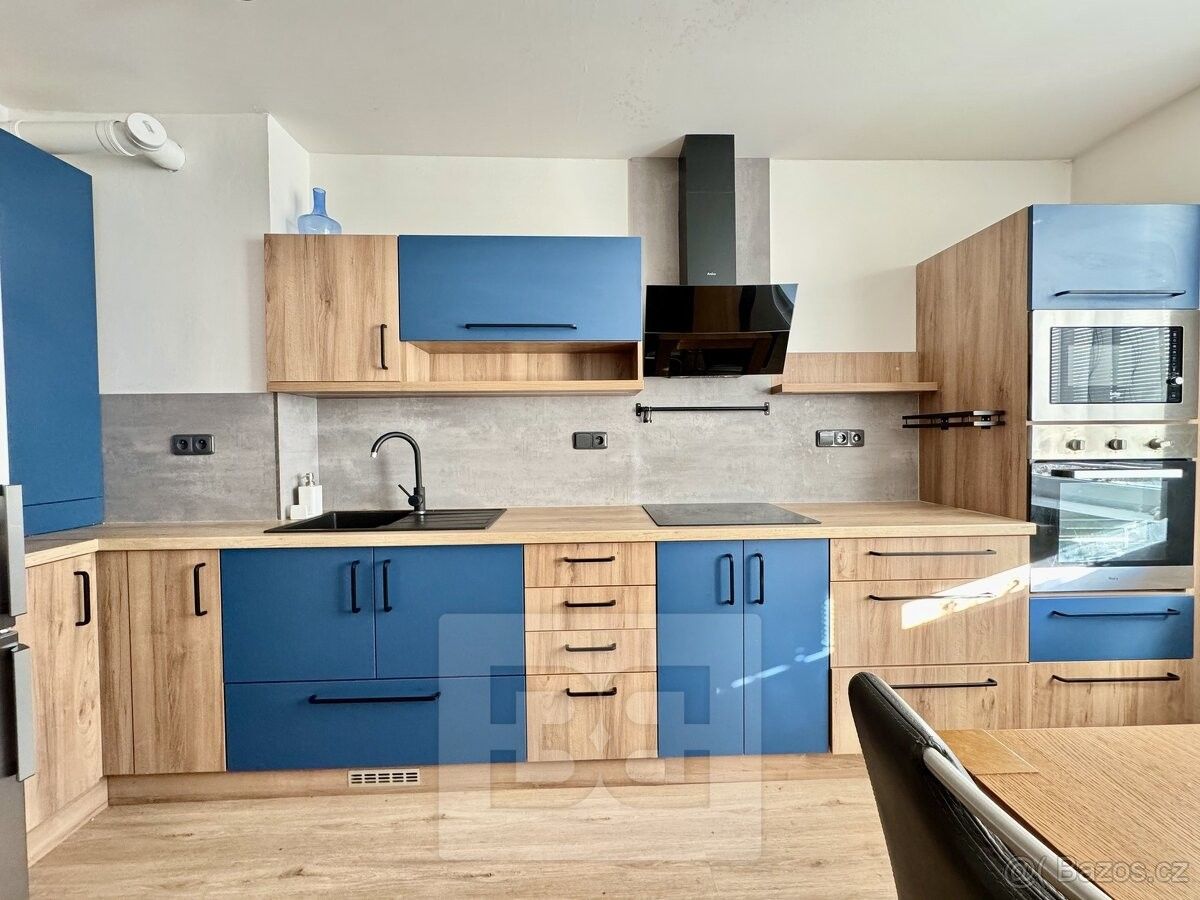 Pronájem byt 2+1 - Rousínov u Vyškova, 683 01, 61 m²
