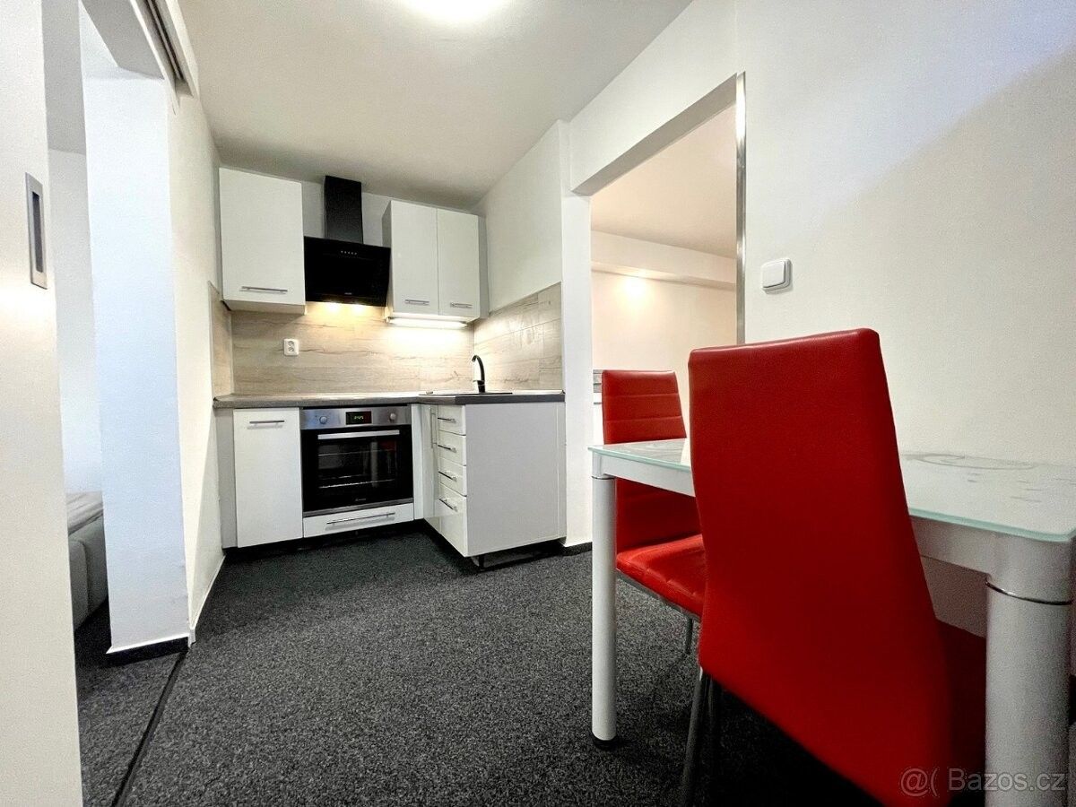 Pronájem byt 2+kk - Zlín, 760 01, 38 m²