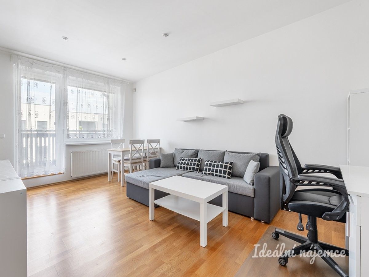 2+kk, Česká, Praha, 46 m²