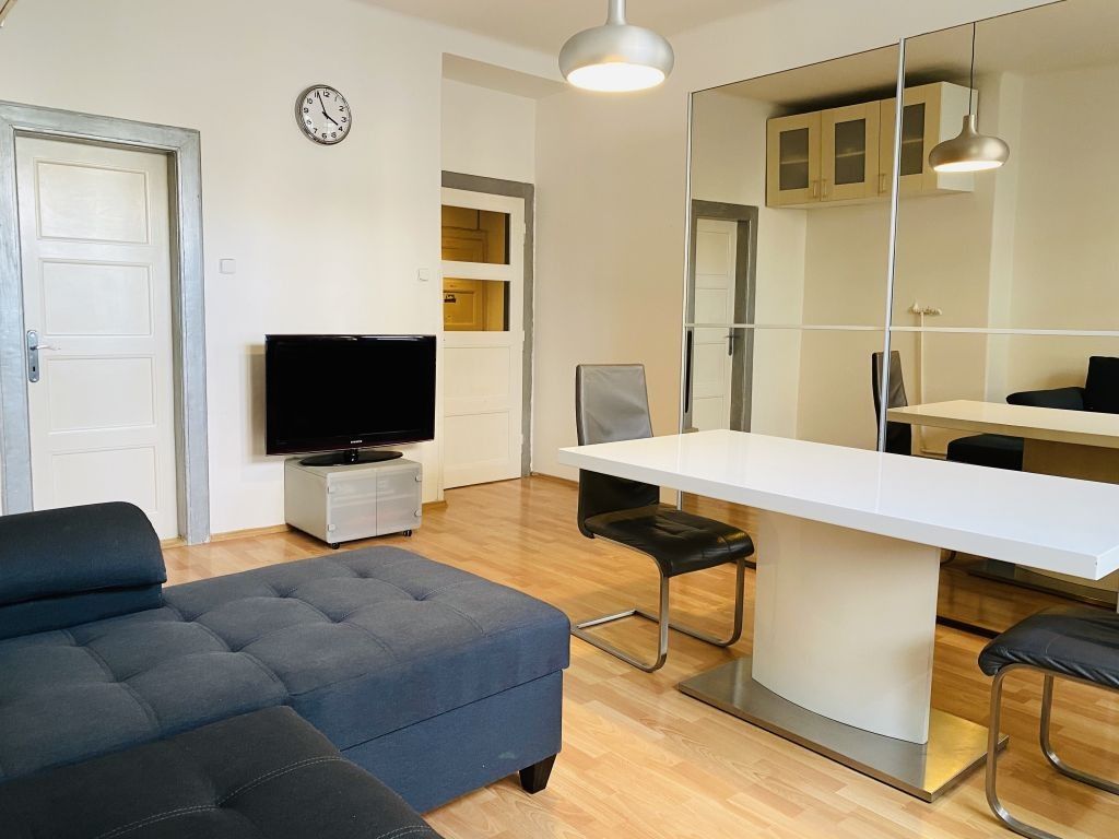 Prodej byt 1+1 - Na žertvách 36, Praha 8, 38 m²
