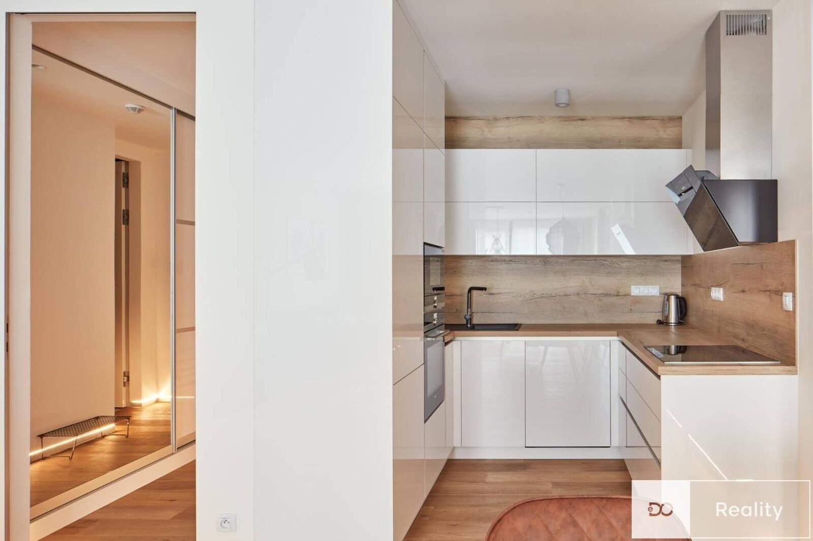 Prodej byt 2+kk - V podhájí, Praha, 69 m²