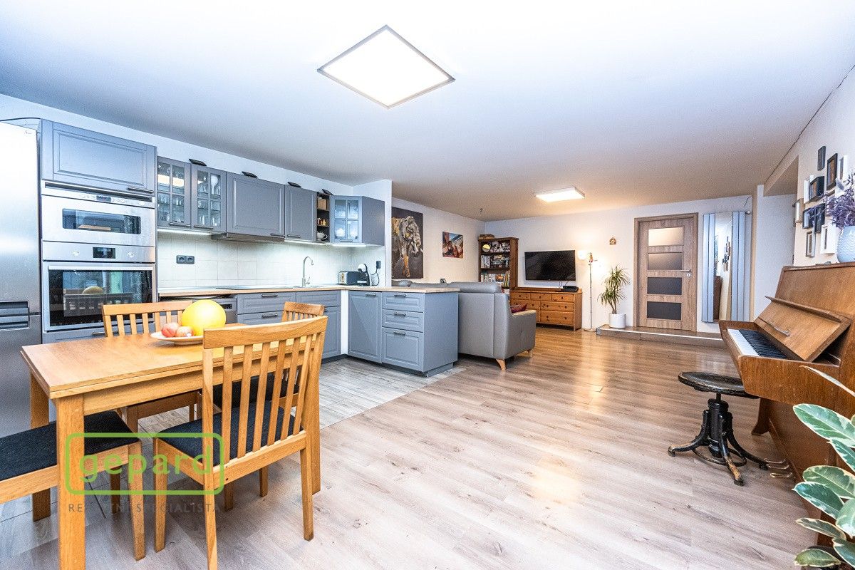 Prodej rodinný dům - Butovická, Praha, 180 m²