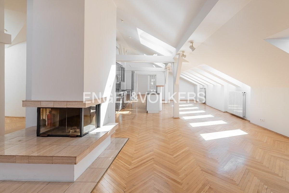 4+kk, Malátova, Praha, 155 m²