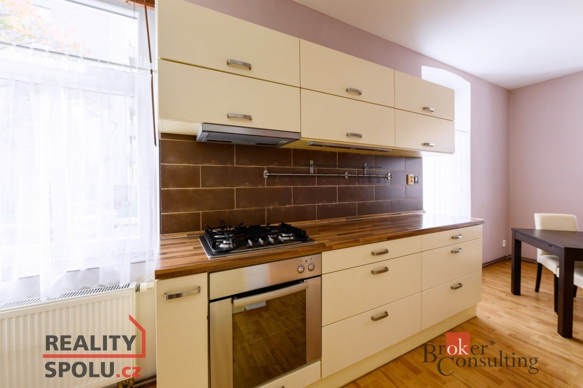 2+kk, Nad Týncem, Plzeň, 63 m²