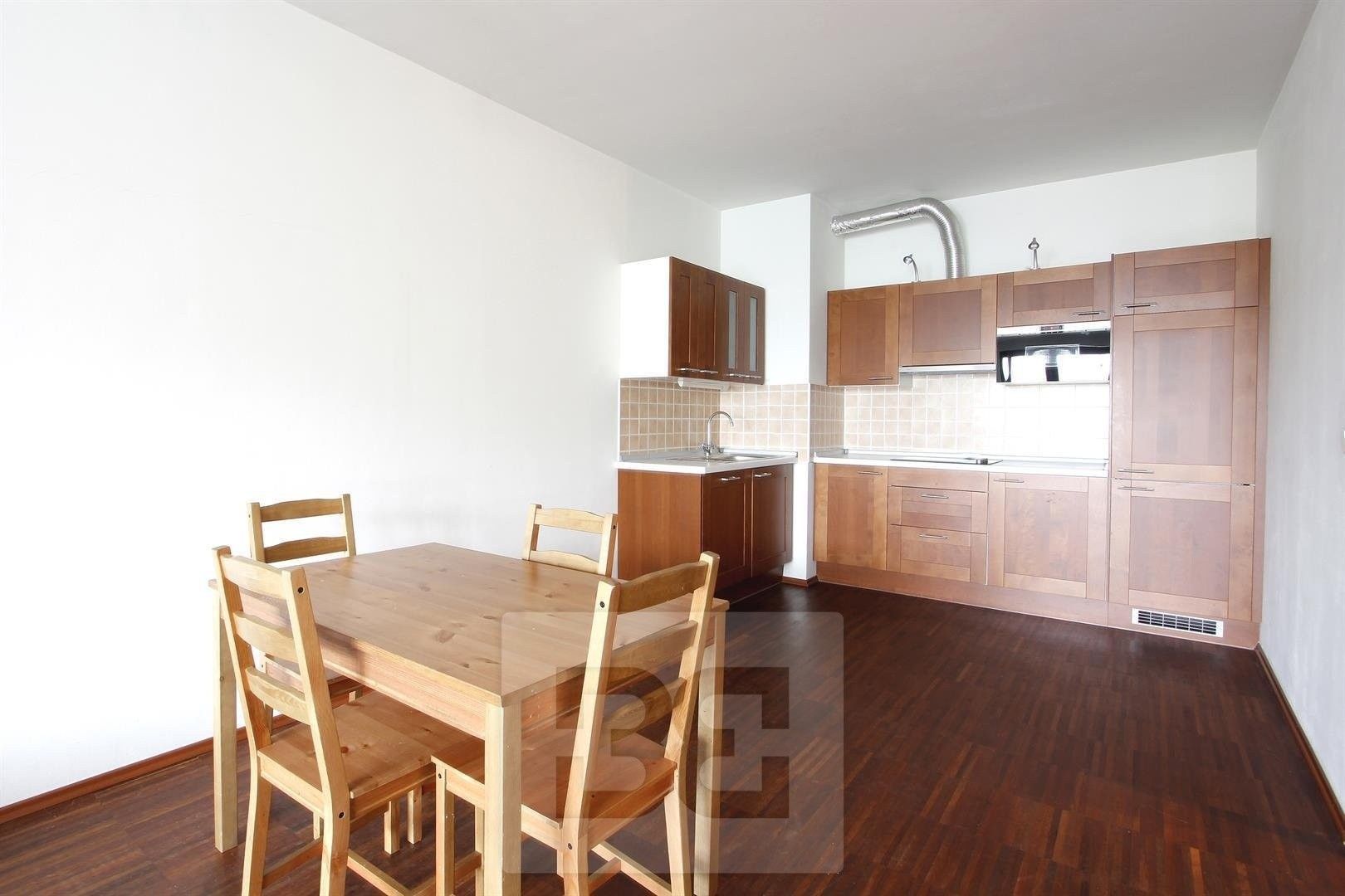 2+kk, Jeremiášova, Praha, 64 m²