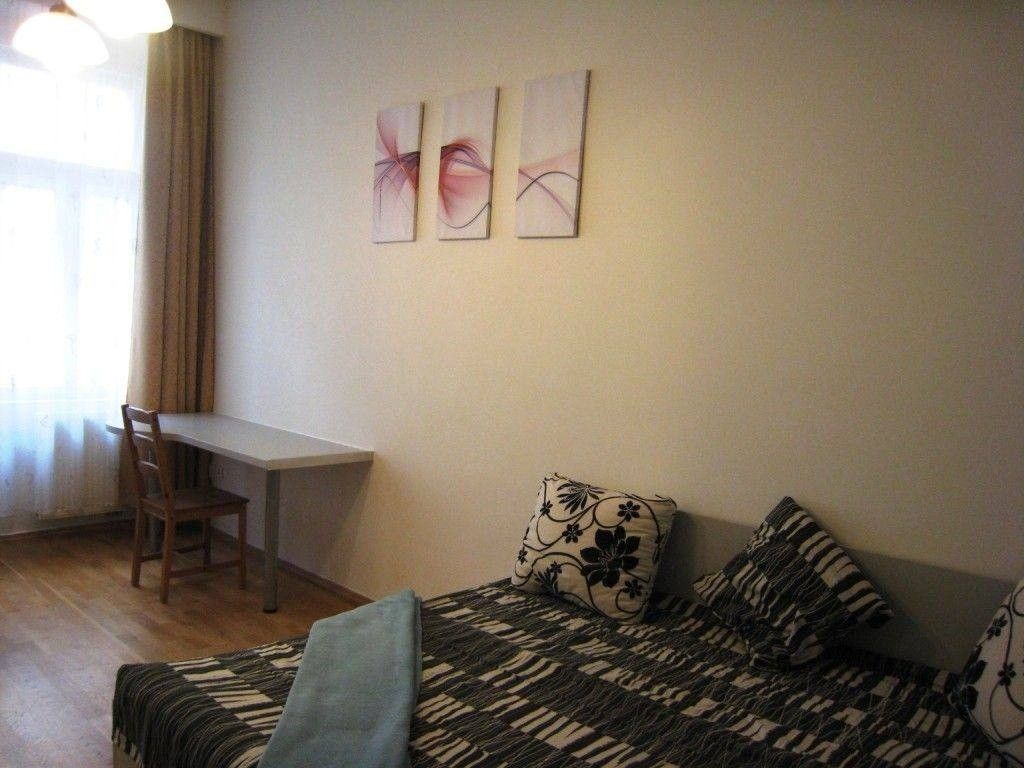 1+1, Praha, 130 00, 35 m²
