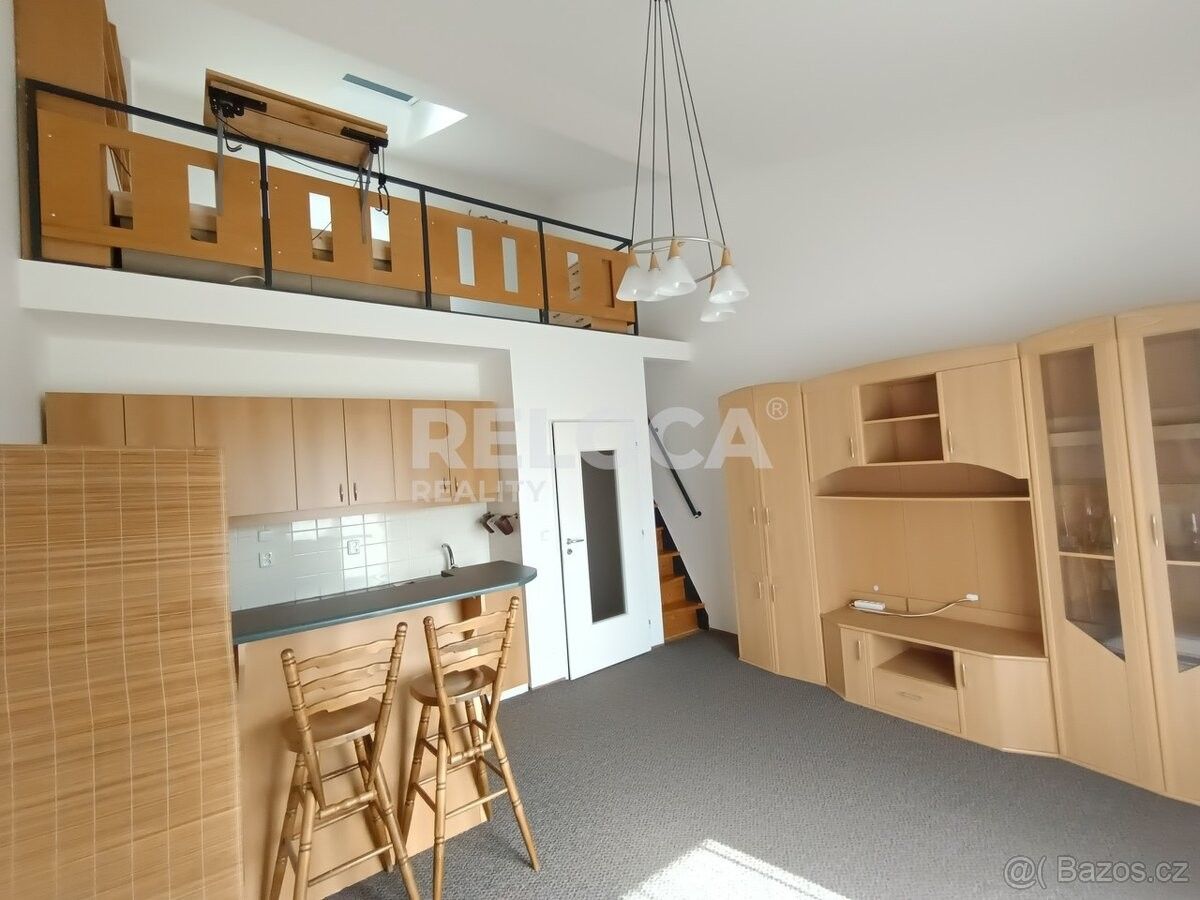 1+1, Praha, 155 00, 40 m²