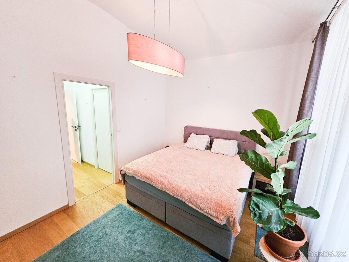 Pronájem byt - Praha, 130 00, 54 m²