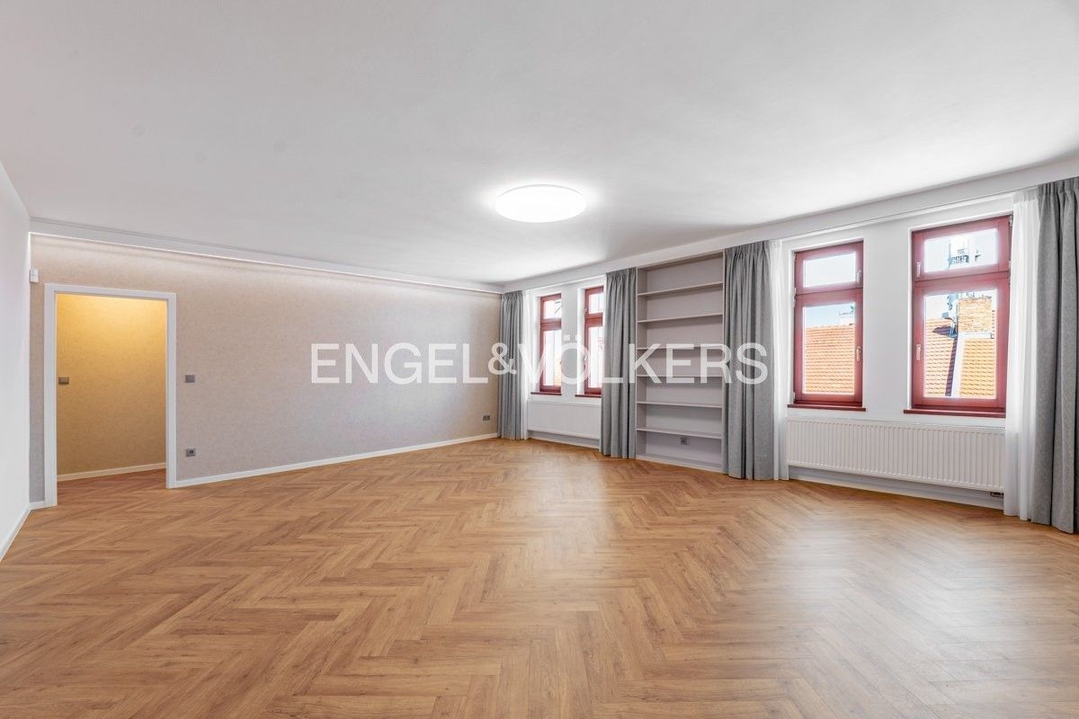 3+1, Slezská, Praha, 123 m²