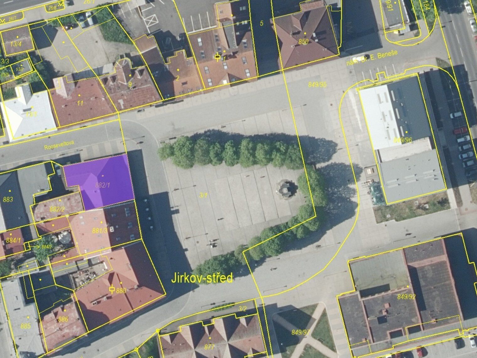 Ostatní, nám. Dr. E. Beneše, Jirkov, 450 m²