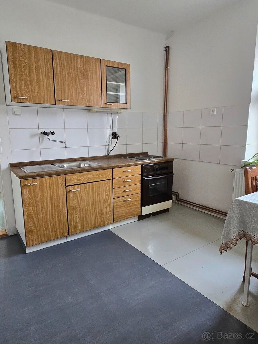 1+1, Pardubice, 530 02, 45 m²