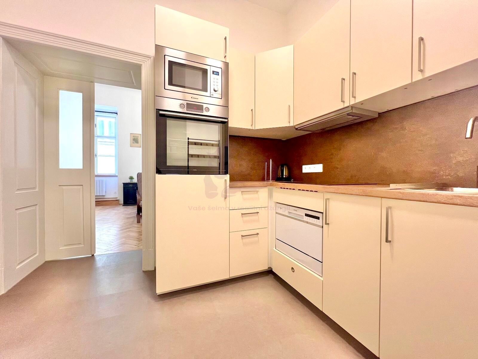 1+1, Smetanovo nábřeží, Praha, 35 m²