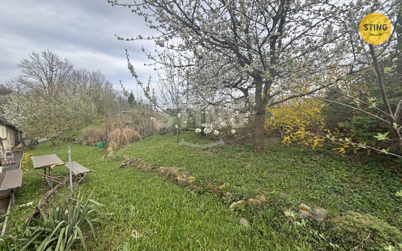 Zahrady, Na stráni, Rožnov pod Radhoštěm, 233 m²
