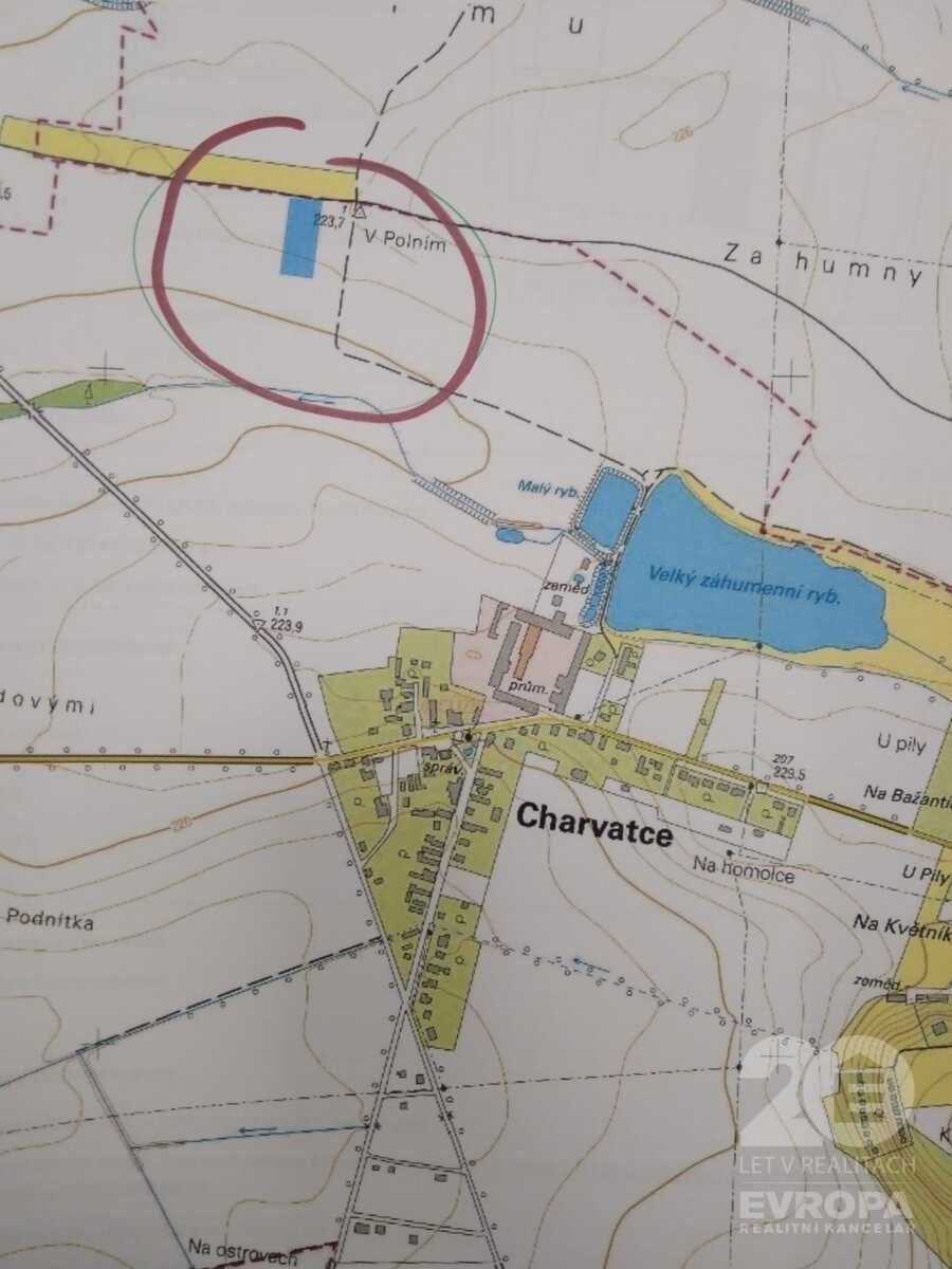 Prodej zemědělský pozemek - Charvatce, 5 311 m²
