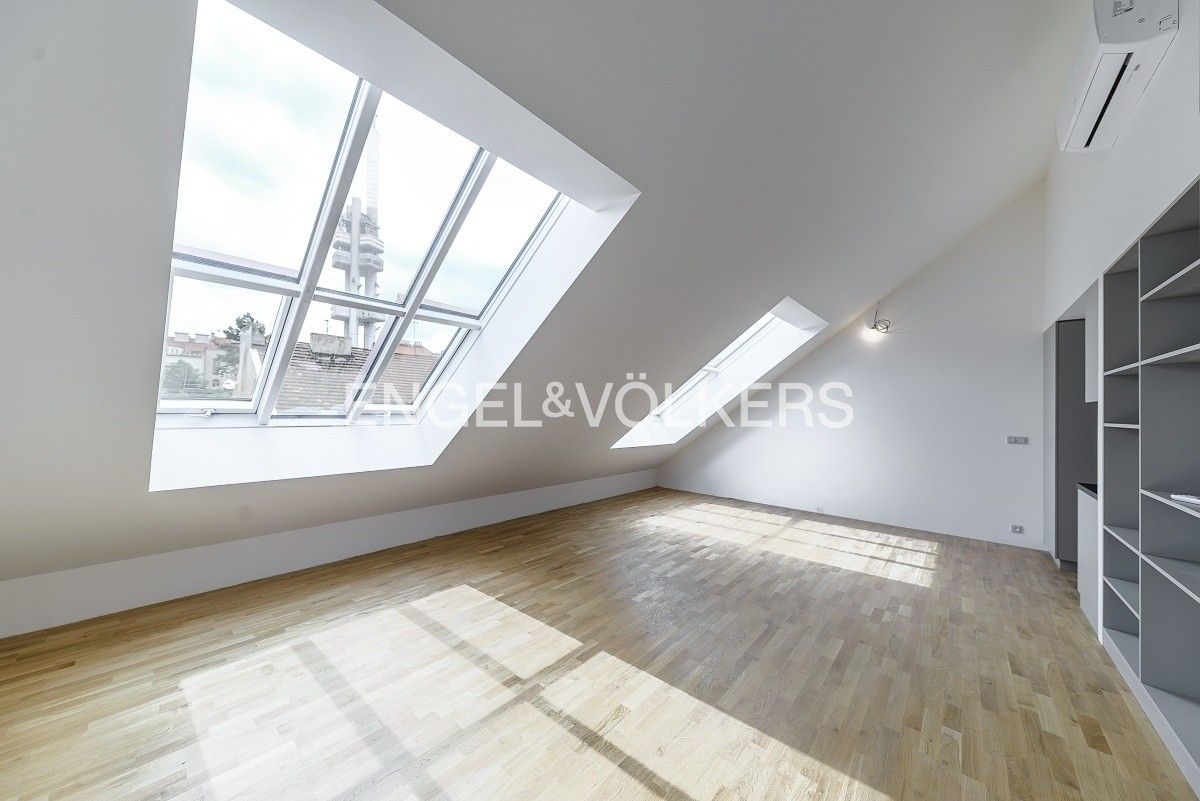 2+kk, Bořivojova, Praha, 75 m²