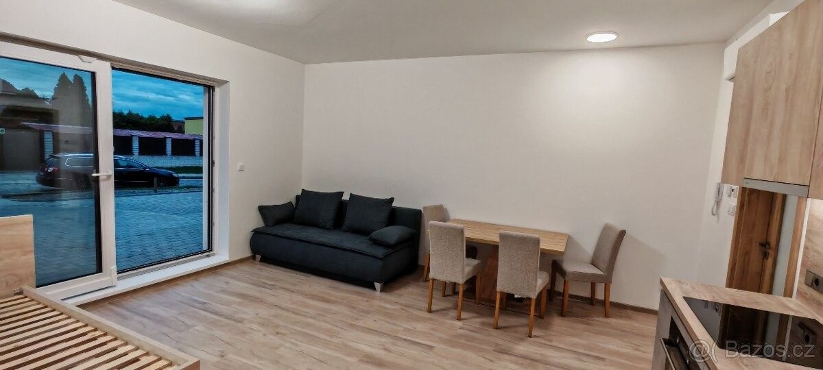 Pronájem byt - Strážnice, 696 62, 37 m²