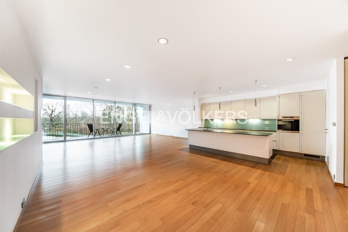 4+kk, Na Hřebenkách, Praha, 174 m²