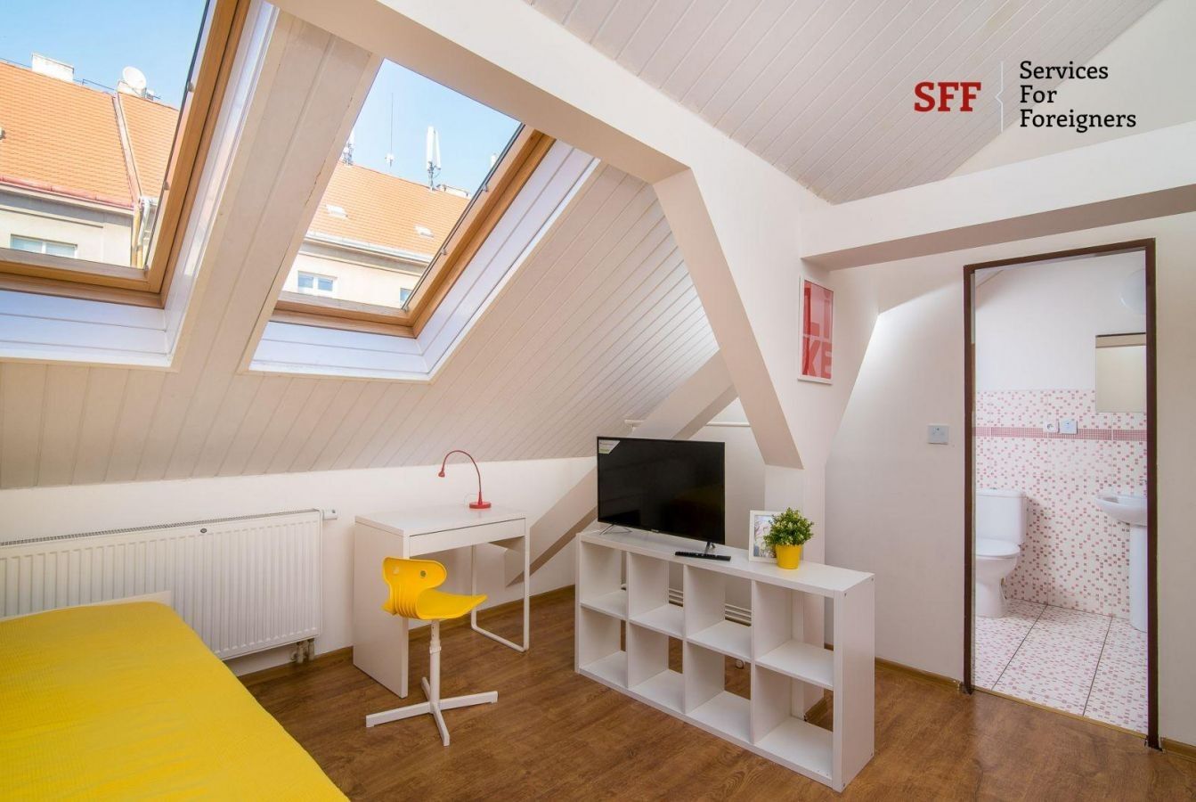 Pronájem byt 1+kk - Čestmírova, Praha, 25 m²