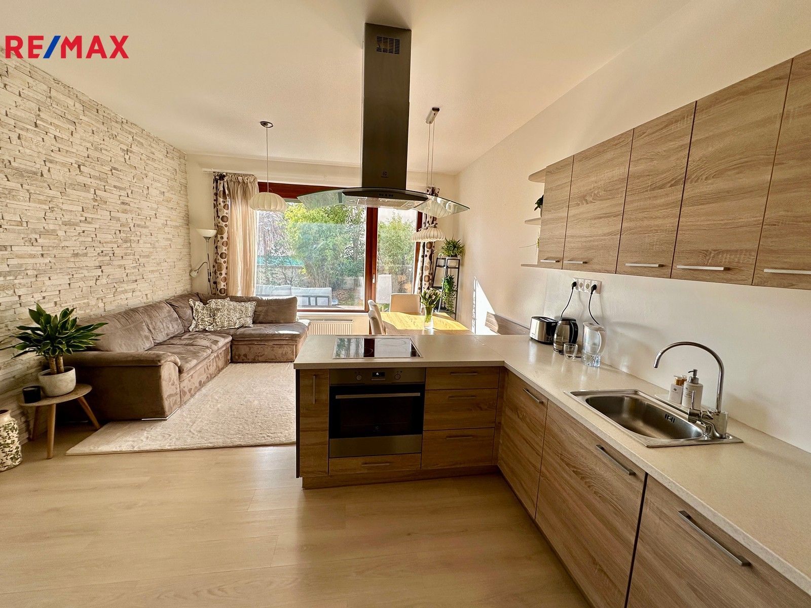 3+kk, Na výspě, Praha, 73 m²