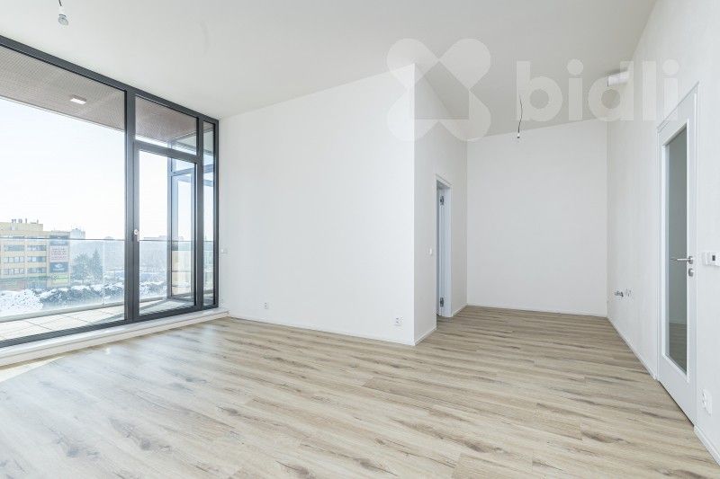 2+kk, Malešická, Praha, 69 m²