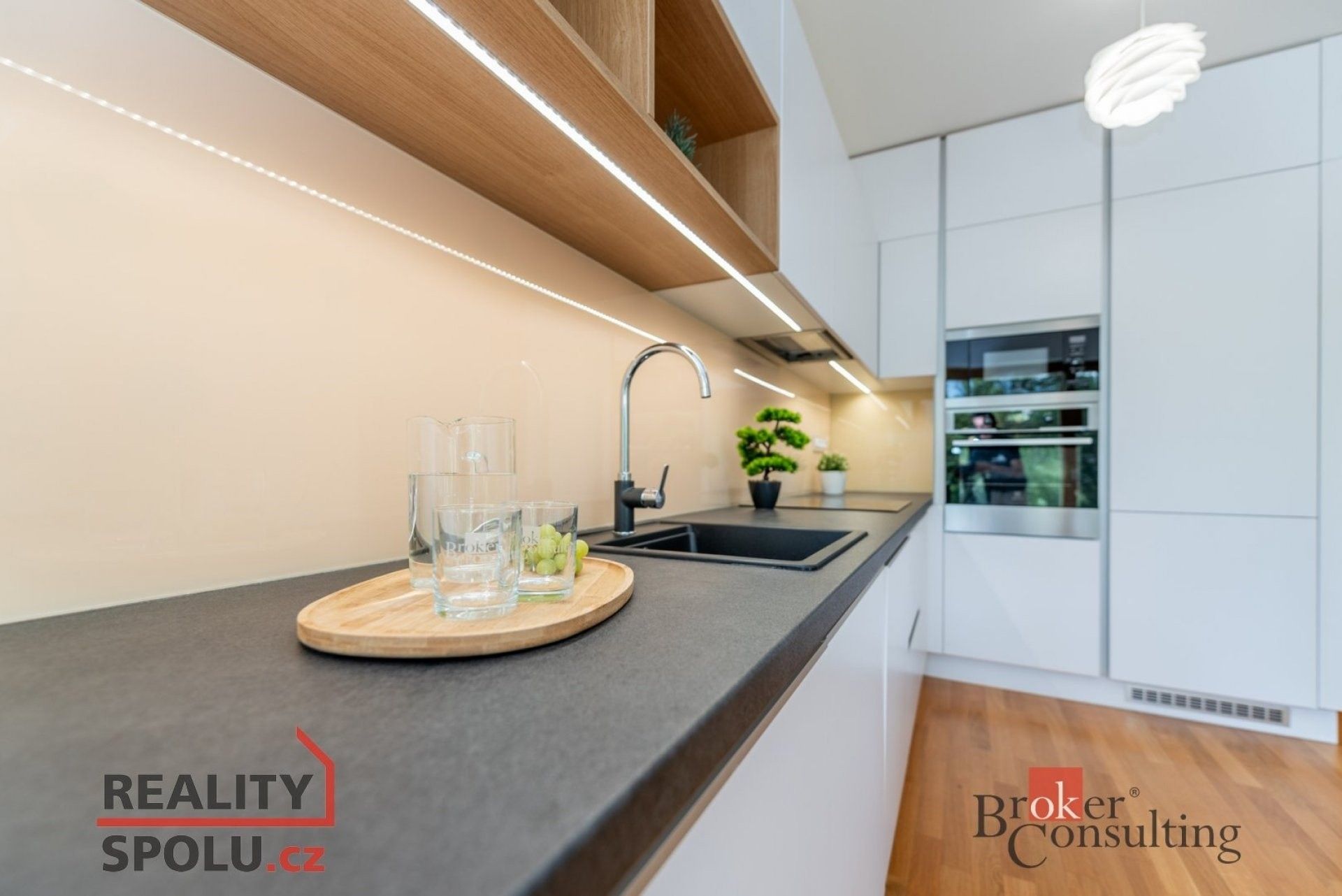 Pronájem byt 3+kk - Za Karlínským přístavem, Praha, 93 m²
