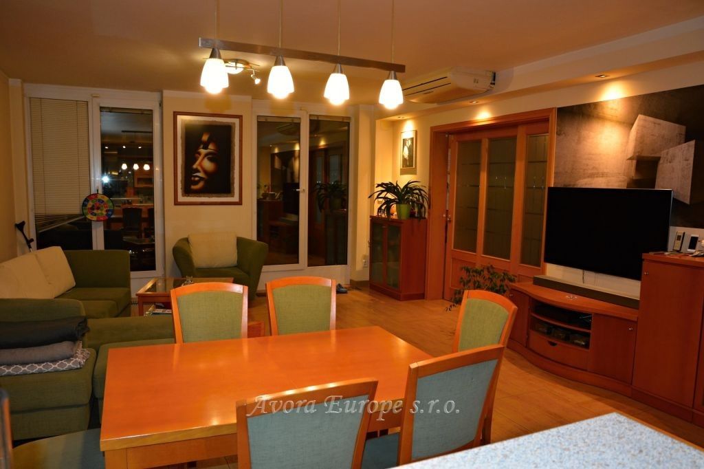 5+kk, Kostomlatská 6, Praha, 127 m²