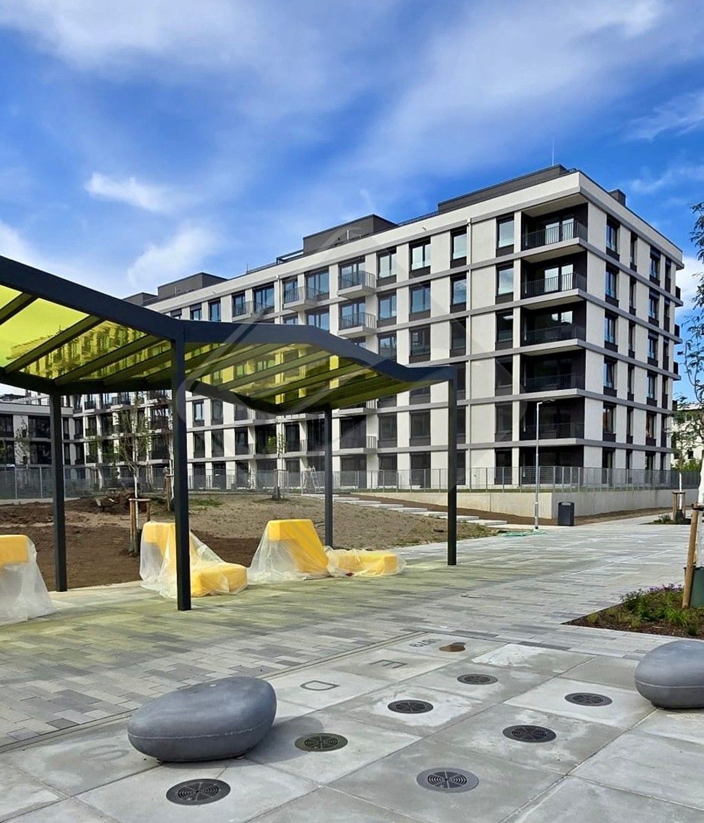 2+kk, Střídavá, Praha, 58 m²