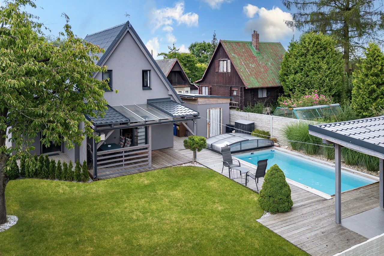 Rodinné domy, Květinová, Svojetice, 67 m²