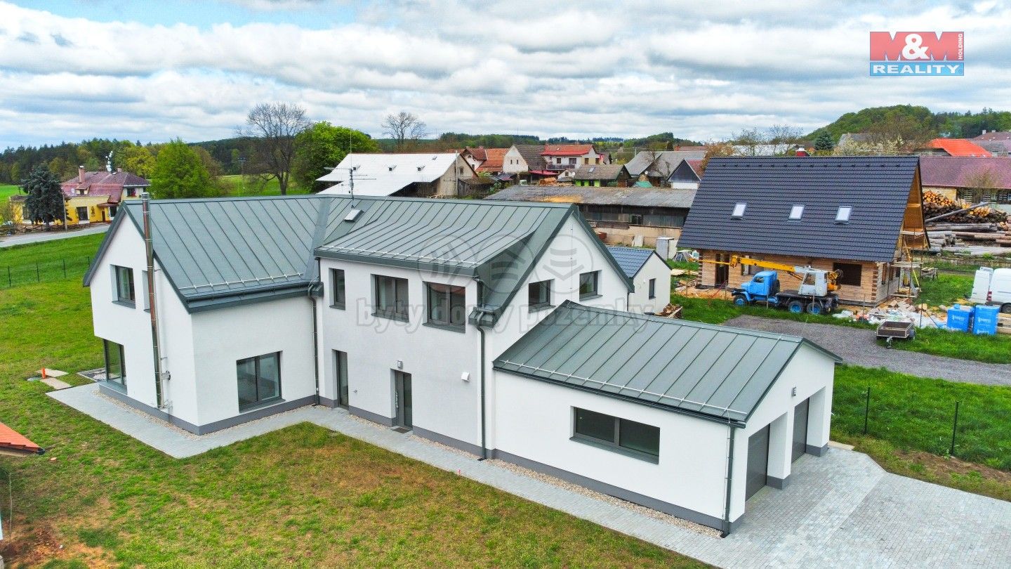 Rodinné domy, Vřesník, 256 m²