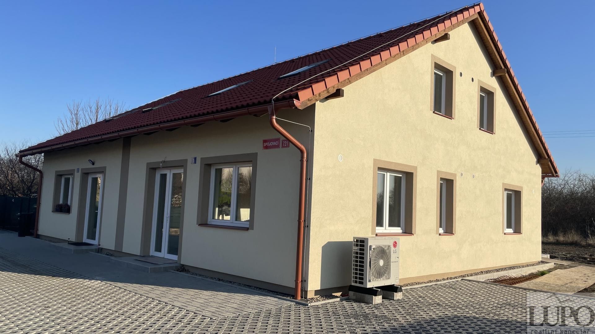 Prodej rodinný dům - Spojovací, Úžice, 128 m²