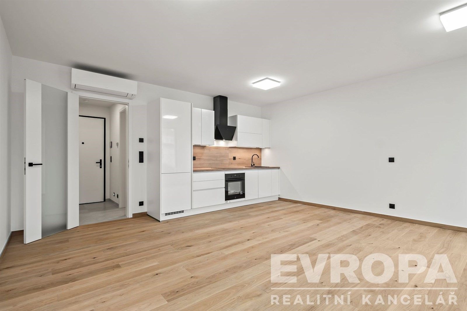 1+kk, U Petřin, Praha, 40 m²