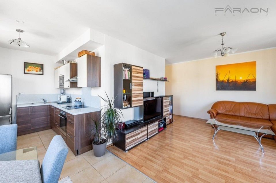 2+kk, U Slovanky, Praha, 60 m²
