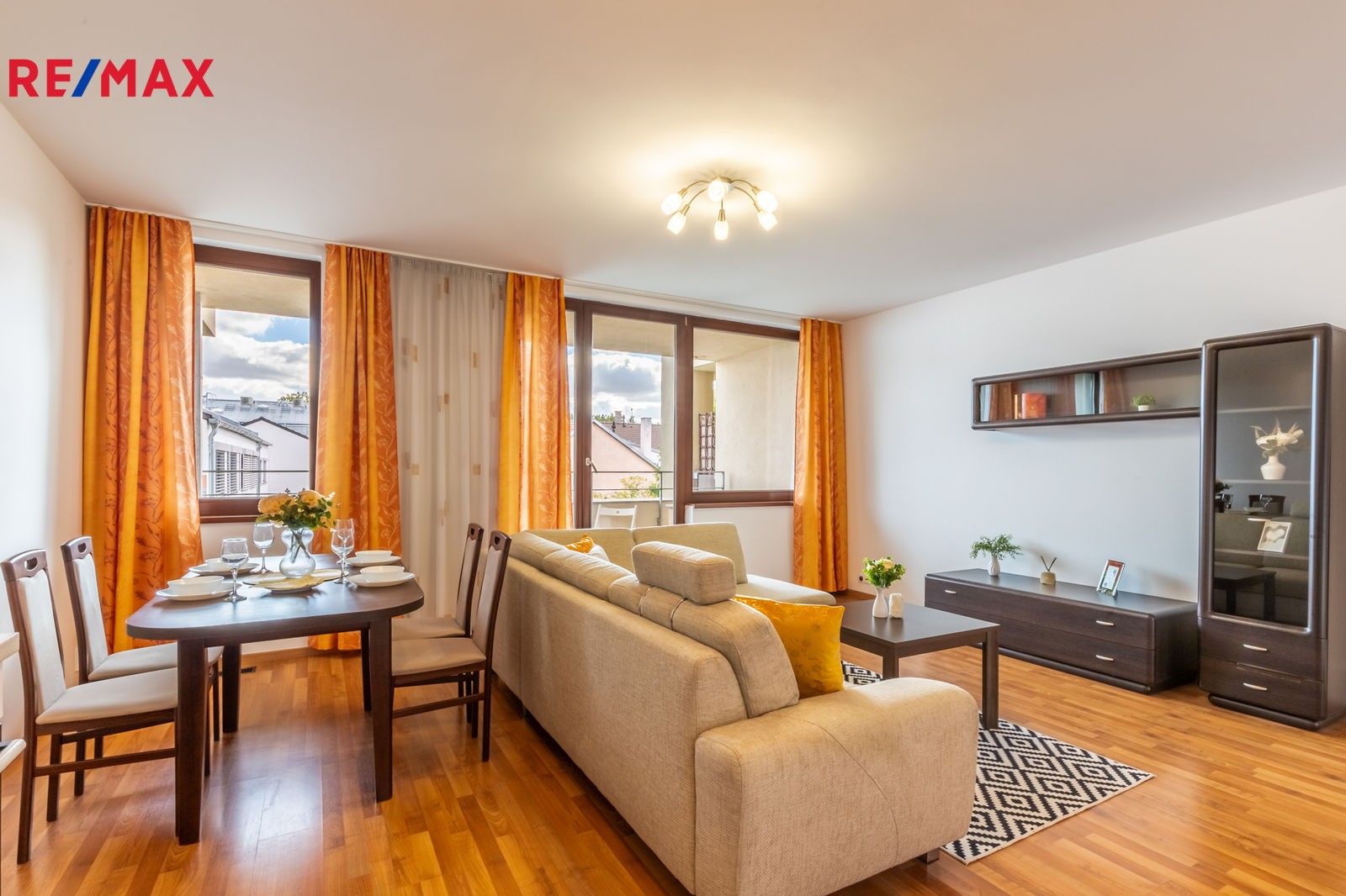 3+kk, Na návsi, Praha, 92 m²