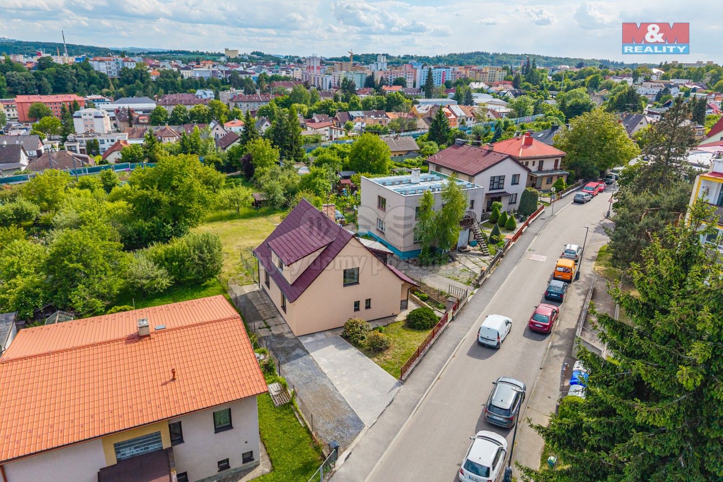 Prodej rodinný dům - Nezvalova, Benešov, 140 m²