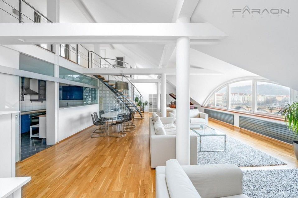 5+kk, Dřevná, Praha, 250 m²